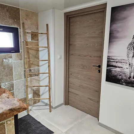 Le Nid Suspendu Holiday home Parcay-les-Pins