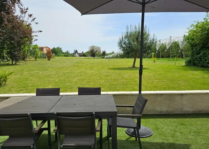 Le Nid Suspendu Hébergement de vacances Parcay-les-Pins